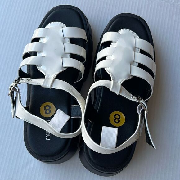 Forever 21 White and black chunky platforms shoes - Picture 10 of 11